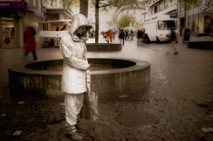 statue "La Pleureuse" rue de Romont à Fribourg